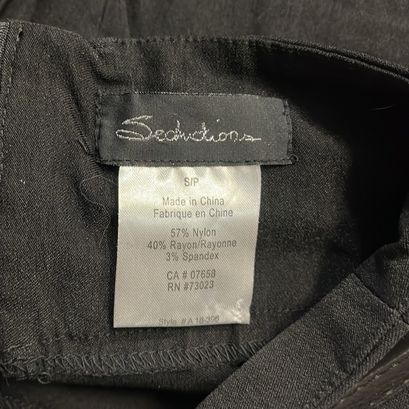 High waist black skirt with bow belt. - Picture 5 of 6